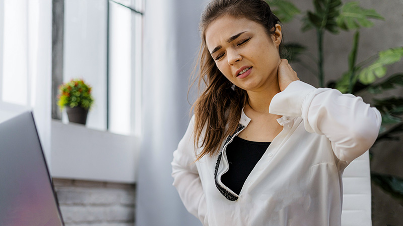 douleurs aux épaules ou au cou
