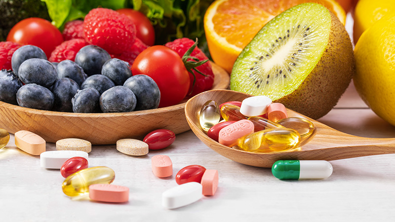 caféine, fruits, légumes avec médicaments